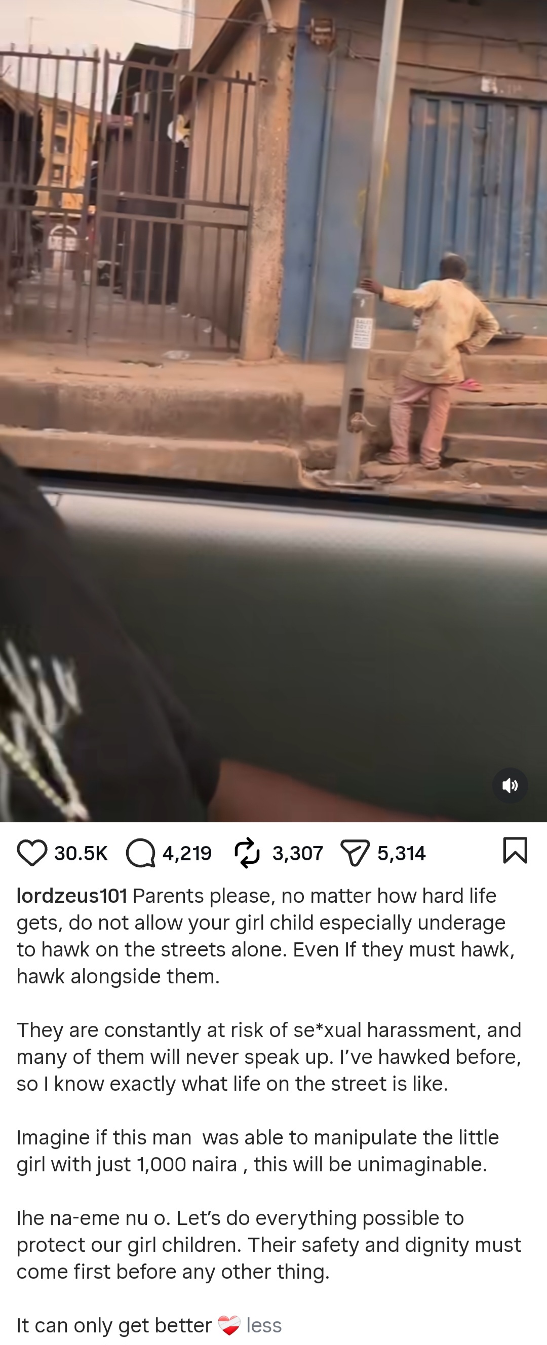 Man caught attempting to lure little girl hawking avocados with N1,000 so as to sle�p with her (video)