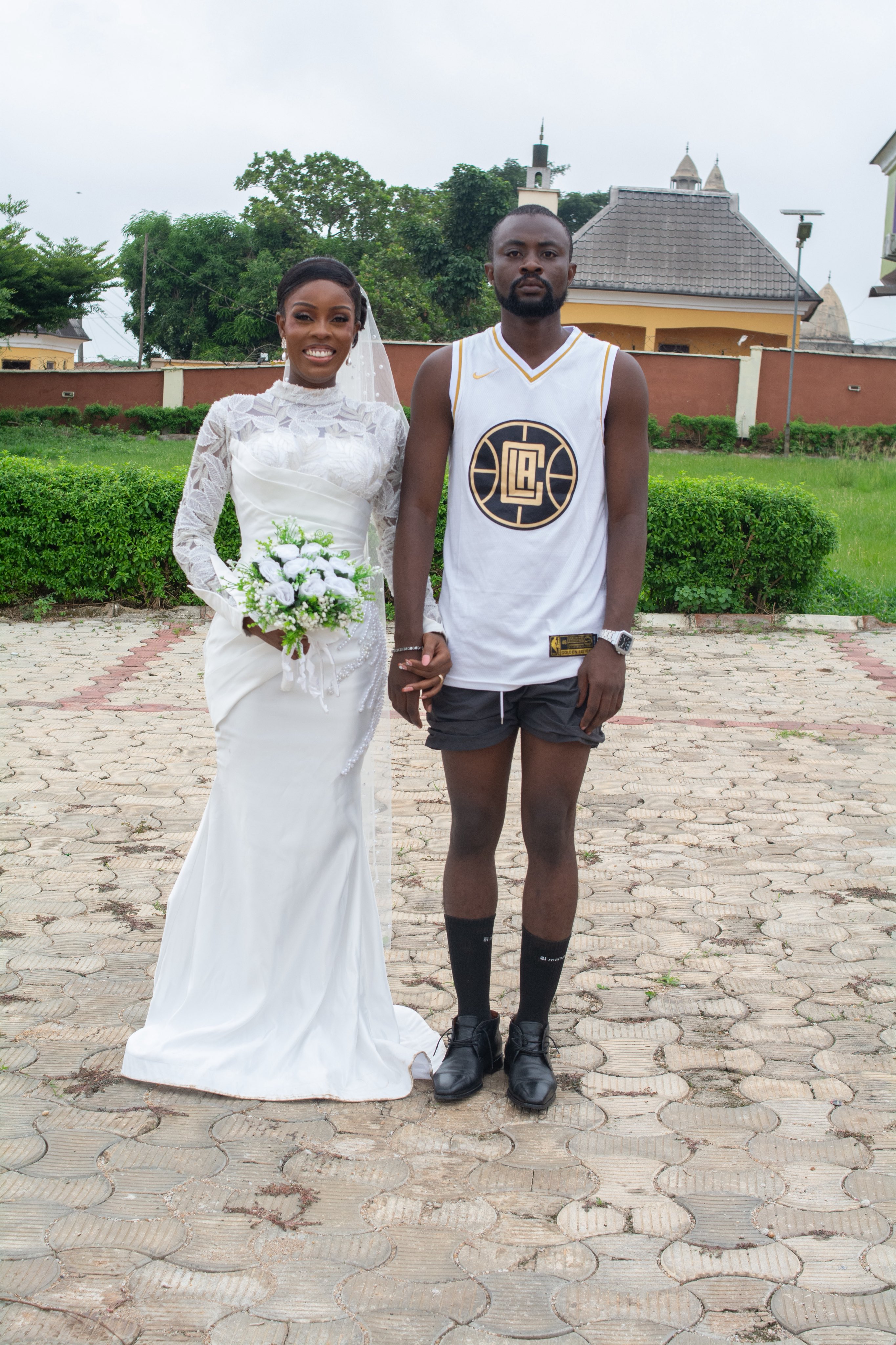 Nigerian man recreates childhood photo with his sister on her wedding day